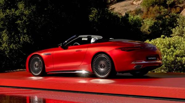 Кабриолет Mercedes-AMG SL 63 стал роскошным родстером Maybach