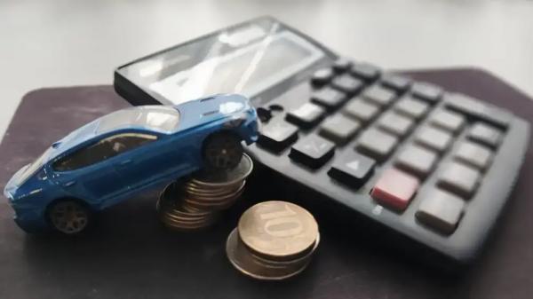 Падает 5-й месяц подряд: названа средняя цена авто с пробегом в России