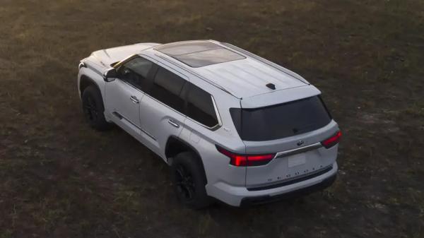 В Россию привезли самый выносливый внедорожник в мире