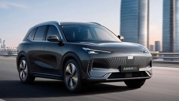 Кроссовер Geely Galaxy E5 стал доступен для предзаказа в Китае Кроссовер Geely Galaxy E5 стал доступен для предзаказа в Китае