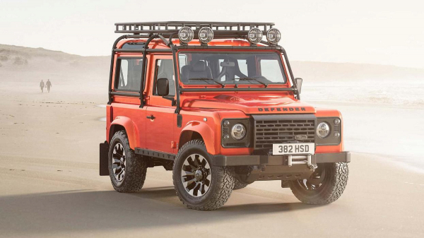 Land Rover решил представить оригинальную версию внедорожника Defender  Land Rover решил представить оригинальную версию внедорожника Defender