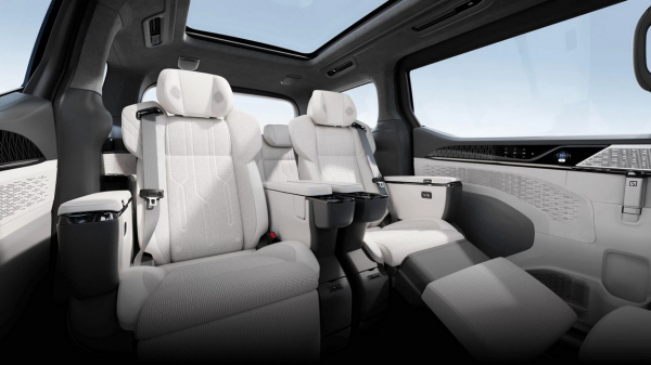 Владельцы премиальных автомобилей BMW и Porsche пересаживаются в китайский электрокар