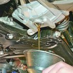 Зачем менять масло в механической коробке переключения передач