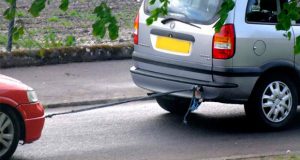 Буксировка машины с АКПП: можно ли буксировать авто на «автомате» и как это делать правильно Буксировка машины с АКПП: можно ли буксировать авто на «автомате» и как это делать правильно