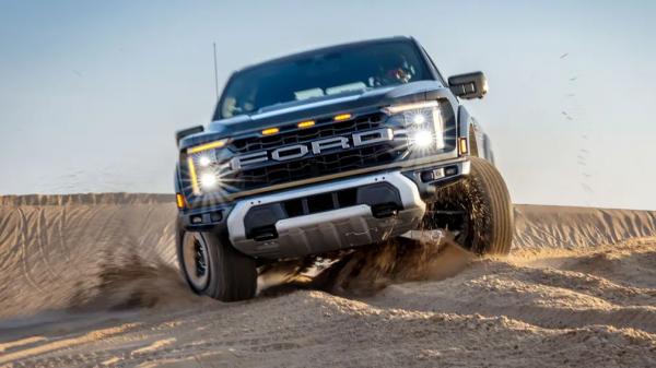 В РФ стартовали продажи нового пикапа Ford F-150 во внедорожной версии Raptor: сколько он стоит В РФ стартовали продажи нового пикапа Ford F-150 во внедорожной версии Raptor: сколько он стоит
