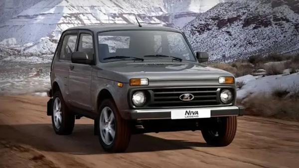 В автосалоне клиенту предложили согнуть рычаг КПП внедорожника LADA Niva