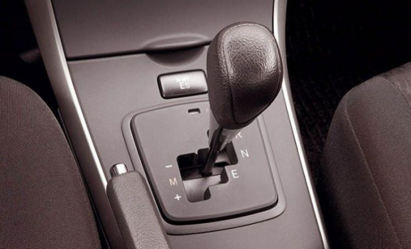 Как правильно ездить на коробке робот: что нужно знать