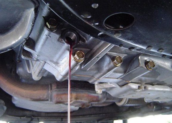 Как заменить масло в автоматической и механической коробке передач Как заменить масло в автоматической и механической коробке передач