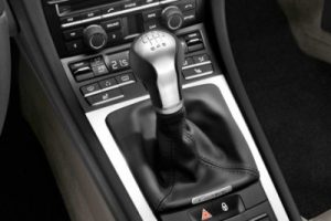 Когда переключать передачи на «механике»: порядок переключения передач и особенности Когда переключать передачи на «механике»: порядок переключения передач и особенности