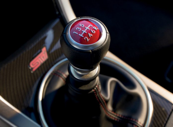 Когда переключать передачи на «механике»: порядок переключения передач и особенности Когда переключать передачи на «механике»: порядок переключения передач и особенности