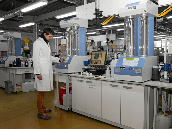 Щепотка бора, капля молибдена: ищем европейские присадки на российских маркетплейсах