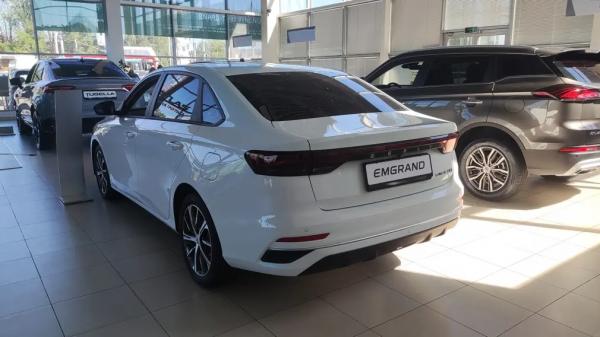 Шанс ещё есть &ndash; можно ли сейчас купить автомобили по старым ценам