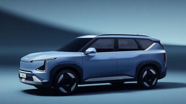 В Россию привезли новый электрический кроссовер Kia EV5