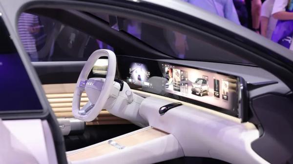 Компания Audi показала концепт-кар AUDI E