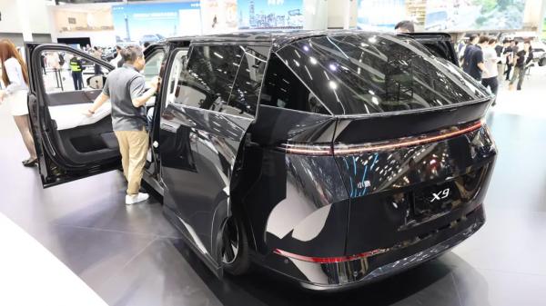 Компания XPeng показала в Китае свои модели Компания XPeng показала в Китае свои модели