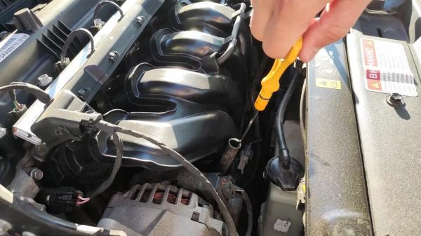 Дело не всегда в самом моторе &ndash; названы основные причины угара моторного масла в авто