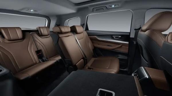 Новые кроссоверы Xcite X-Cross 8 начали поступать в дилерские центры Москвы: сколько они стоят