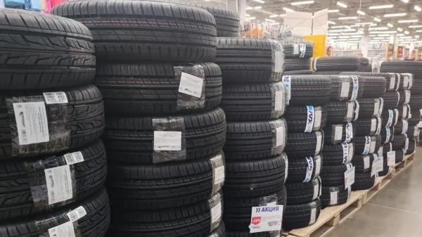 Повышенный расход топлива и плохое сцепление с дорогой: названы 7 самых опасных зимних покрышек