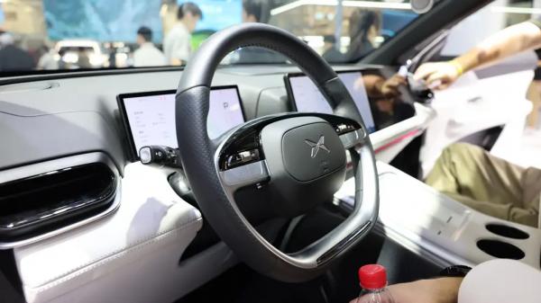 Компания XPeng показала в Китае свои модели Компания XPeng показала в Китае свои модели