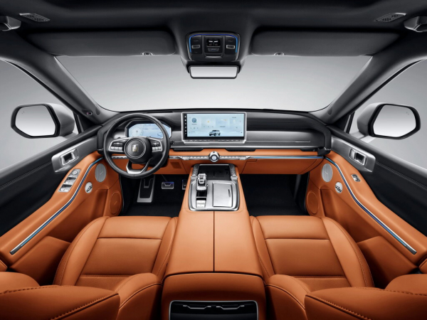 Что показал тест-драйв рамного внедорожника Tank 700