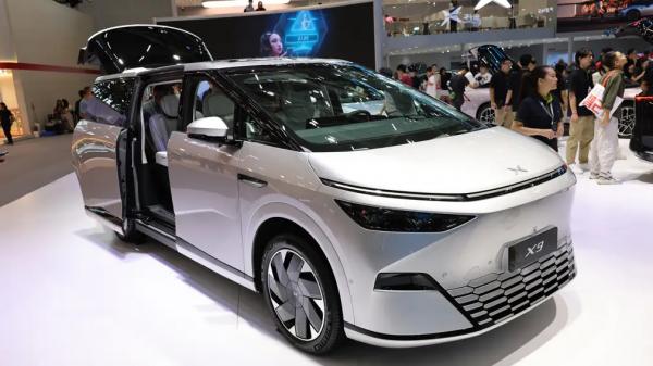 Компания XPeng показала в Китае свои модели Компания XPeng показала в Китае свои модели