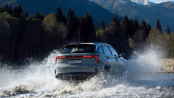2,0-литровый турбомотор на 233 л.с. и 8-ступенчатый автомат Aisin &ndash; новый Changan CS75Plus готовится к старту продаж в России
