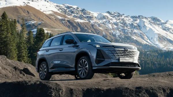 2,0-литровый турбомотор на 233 л.с. и 8-ступенчатый автомат Aisin &ndash; новый Changan CS75Plus готовится к старту продаж в России