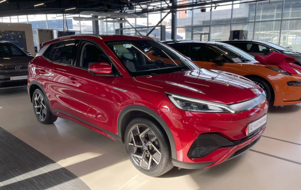 На российском рынке стало меньше недорогих электрокаров На российском рынке стало меньше недорогих электрокаров