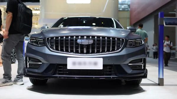 2025 год для авторынка РФ будет сложнее 2024 года: мнение Минпромторга