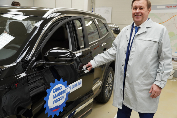Бизнес-омбудсмен Санкт-Петербурга Валерий Калугин посетил Автозавод Санкт-Петербург