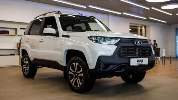 Подорожание было ожидаемо: рассекречен полный прайс-лист на Lada Niva Travel с подушками безопасности