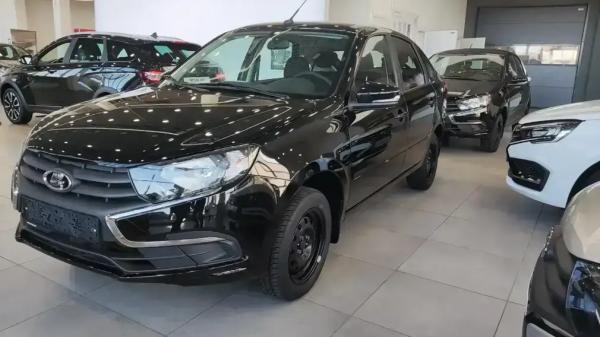 Машины этих автобрендов россияне покупают даже зимой: ТОП-10