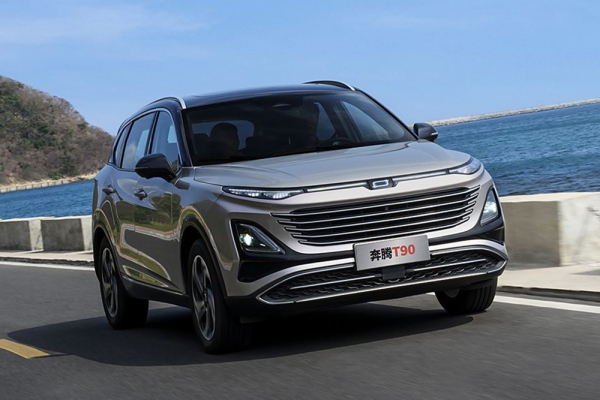 Китайский FAW раскрыл комплектации нового T90 для России