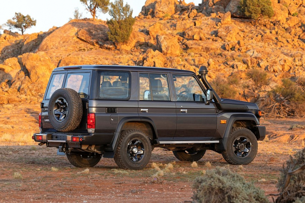 Внедорожник Toyota Land Cruiser 70 лишился мотора V8 на главном рынке