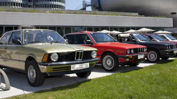 Водитель прежде всего: с чего начиналась история наклонной приборной панели в автомобилях BMW