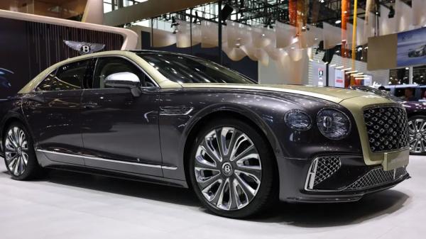 Назван самый популярный автобренд у очень богатых россиян