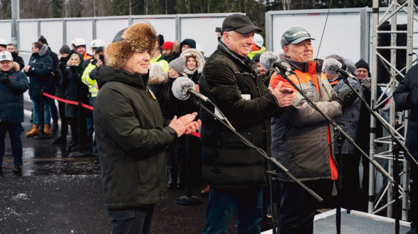 Президент открыл движение по обходу деревни Малые Вяземы на Центральной кольцевой автодороге