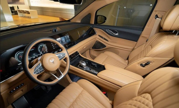 Дилеры в России предлагают привезти под заказ крутой китайский минивэн