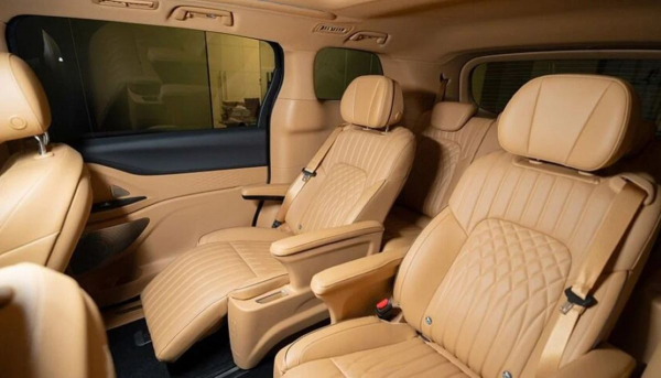 Дилеры в России предлагают привезти под заказ крутой китайский минивэн