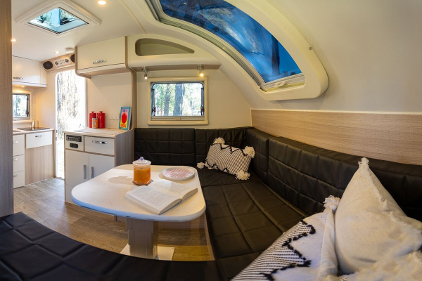 Компания Ezytrail из Австралии выпустила недорогой и функциональный кемпер 