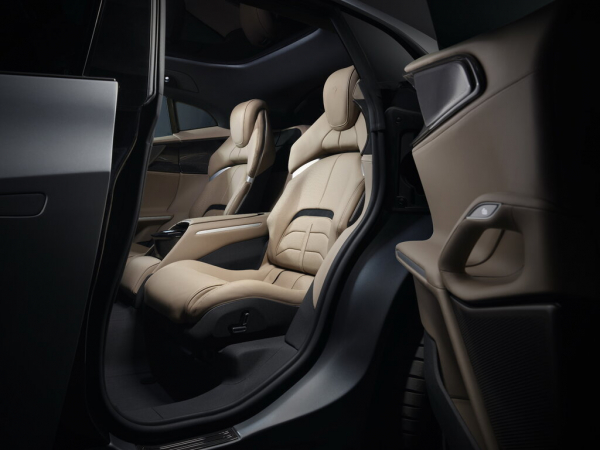 В продаже появился «чистокровный» Ferrari с разгоном до сотни за 3,3 секунды В продаже появился «чистокровный» Ferrari с разгоном до сотни за 3,3 секунды