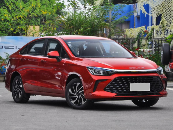 В России подешевела китайская замена &laquo;Элантры&raquo; и &laquo;Октавиа&raquo; 