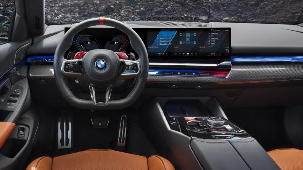 727 &laquo;лошадок&raquo;, полный привод и 3,5 секунды до &laquo;сотни&raquo; -  в Россию едет новый BMW M5