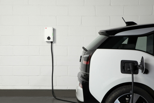 Эксплуатировать электрокары в России в 6 раз дешевле, чем авто с ДВС