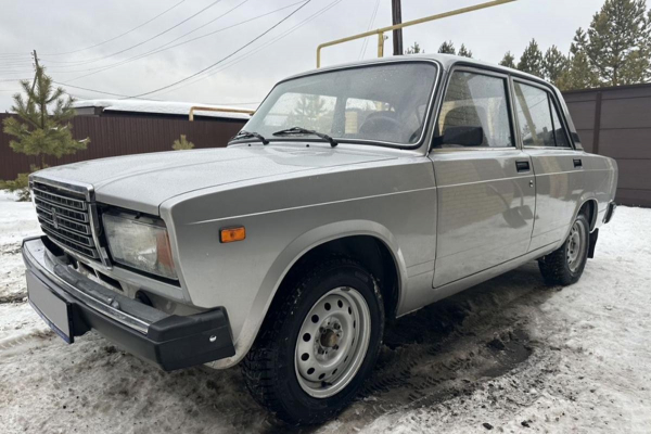 В России начались продажи почти нового ВАЗ-2107: цена удивит В России начались продажи почти нового ВАЗ-2107: цена удивит