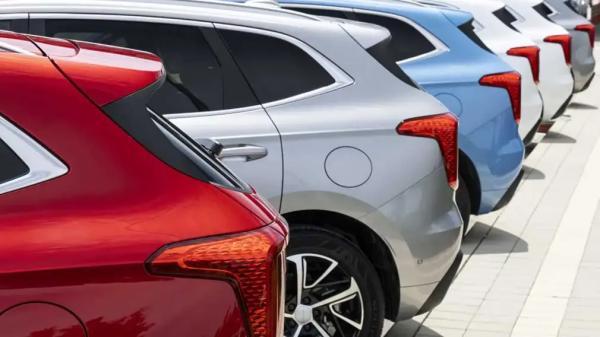 Какие оттенки автомобилей самые дорогие: эксперт всё объяснил