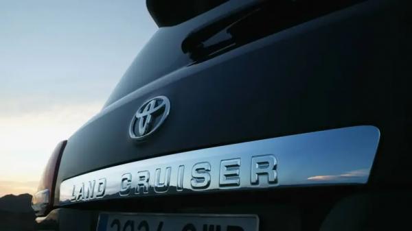 В РФ продают 27-летний внедорожник Toyota Land Cruiser: на нем почти не ездили