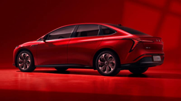 Премиум-бренд Hongqi вывел на рынок свою самую дешевую модель