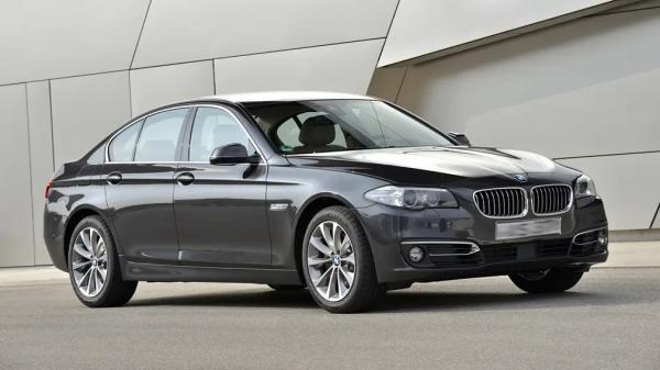 Они совершенно разные, но надежность их объединяет: ТОП-3 подержанных авто, которые не боятся большого пробега