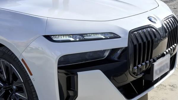 Шов не по вкусу: почему зазор капота у BMW раздражает фанатов бренда